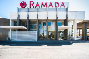  Ramada Hotel & Suites by Wyndham Cabramatta  Кабраматта